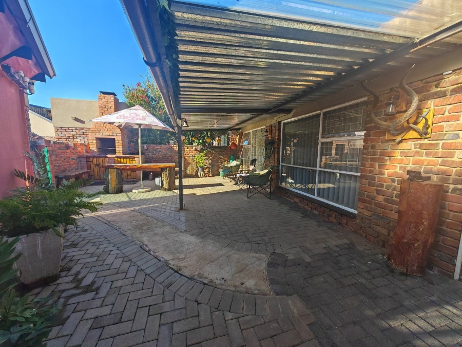 2 Bedroom Property for Sale in Pellissier Free State